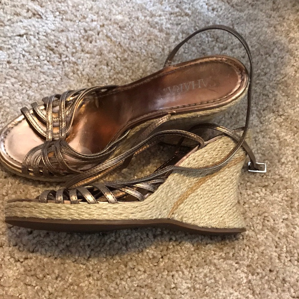 Beautiful golden wedges!